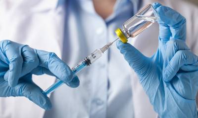 Минздрав анонсировал вакцинацию 1 600 человек от коронавирусной инфекции