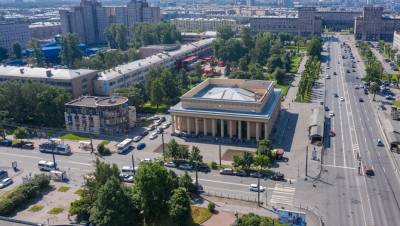 На станции "Кировский завод" ограничат вход до октября