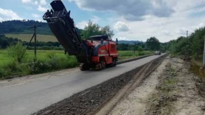 На Львовщине начали ремонтировать дорогу, из-за которой голодал местный священник