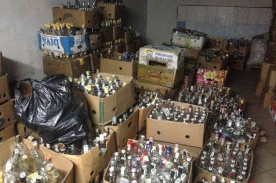 В Херсонской области два брата с товарищем организовали сбыт контрафактного алкоголя и сигарет