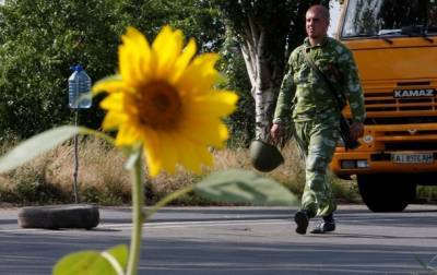 Введен тотальный запрет на ведение боевых действий на Донбассе