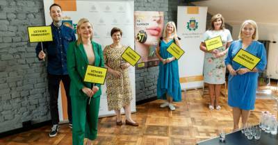 Жителей Латвии призывают обращать внимание на качество и безопасность косметических услуг