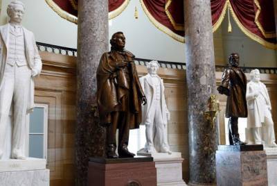 Конгресс США одобрил демонтаж статуй конфедератов в Капитолии