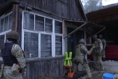 Задержание более 20 террористов в трех регионах России попало на видео