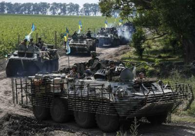 Украинские боевики прячут технику вдоль линии соприкосновения сторон