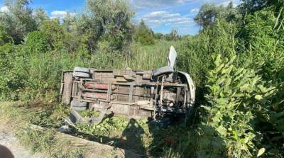 В Днепропетровской области автобус слетел с дороги: 15 пострадавших