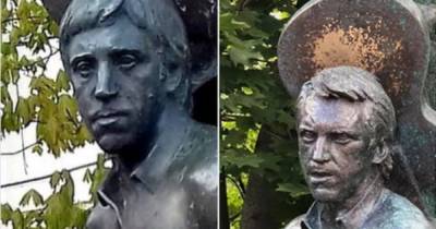 Позорище: москвичи возмущены новым видом памятника Высоцкому