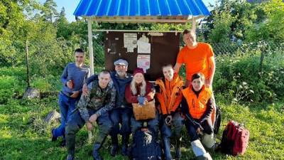 Участники отряда «Лиза Алерт» сумели отыскать в лесу Ленобласти пропавшего пенсионера