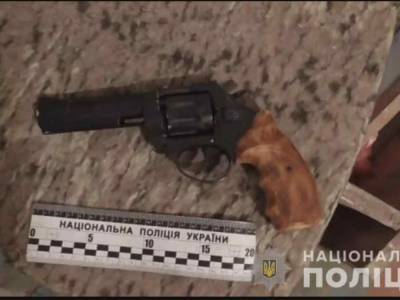 В Одесской области мужчина устроил стрельбу по полицейским