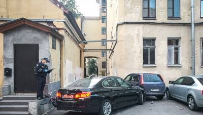 Петербуржец употребил «какие-то кристаллы», угнал машину турецкого консула и спрятался в чужой квартире