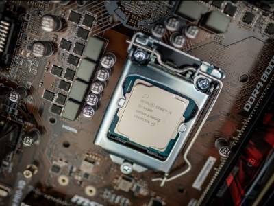 Intel откладывает переход на 7-нанометровый техпроцесс на полгода