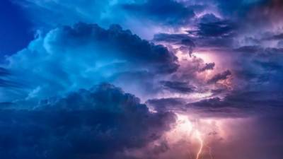 К Техасу приближается тропический шторм "Ханна"