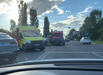 Семья с ребёнком пострадала в столкновении двух легковушек в Воронеже