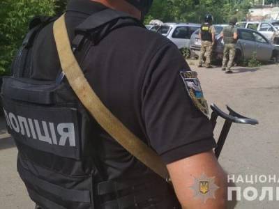 В Полтавской области продолжаются поиски мужчины, который взял в заложники сотрудника полиции