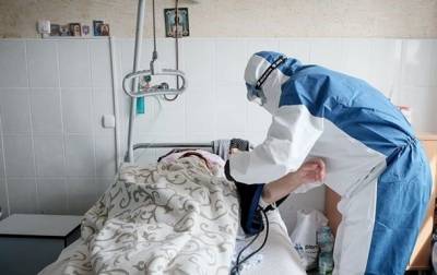 В Украине рекордное по госпитализированным с COVID