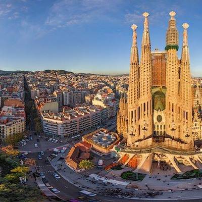 Барселона планирует возобновить прием туристов из России осенью