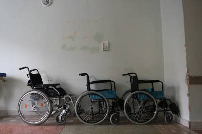 Шумков предложил чиновникам пересесть в инвалидные кресла
