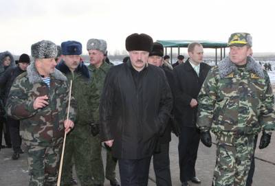 Лукашенко уехал к спецназу