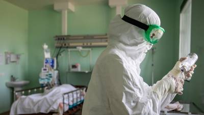 Власти Петербурга озвучили число заразившихся COVID-19 сотрудников больниц