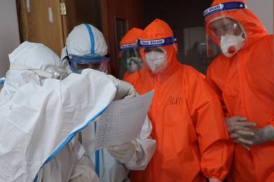 Российские медики оказывают помощь больным COVID-19 в киргизском Оше