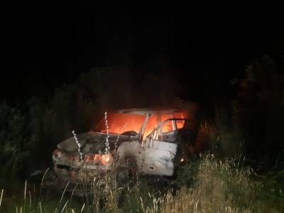 Возле села в Харьковской области загорелся автомобиль