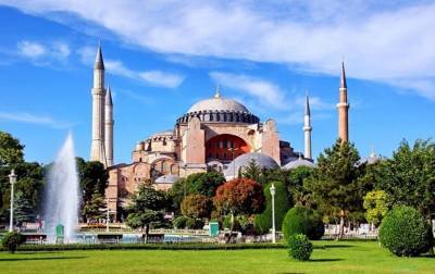 В Стамбуле проходит церемония открытия Святой Софии в качестве мечети