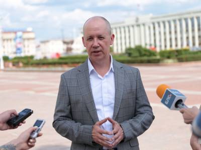 Белорусский оппозиционер Цепкало покинул страну вместе с детьми