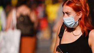 Коронавирус в мире: более 67 тыс. заболевших за сутки в Бразилии, Британия надевает маски