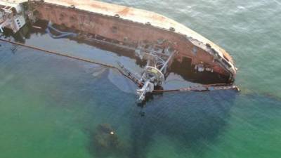 В Одессе произошла новая масштабная утечка топлива из затонувшего танкера Delfi