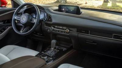Mazda CX-30 получит Android Auto и Apple CarPlay, но без управления с тачскрина