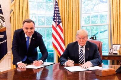 В Польше создают политический альянс против «прогнувшегося» под США президента