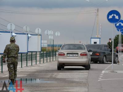 Боевики "ДНР" заявили, что будут открывать блокпост в Оленовке дважды в неделю