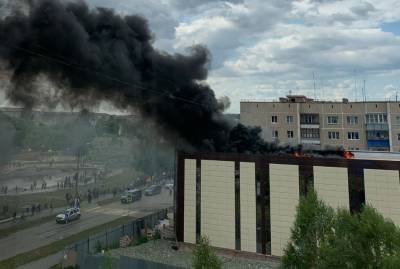 В Еманжелинске произошел пожар в здании строящегося фитнес-центра