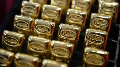 Цена золота превысила $1900 за тройскую унцию впервые с осени 2011 года