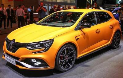 Названа цена обновленной версии Renault Megane