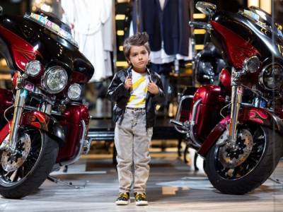 Позировал на фоне мотоцикла: В Сети показали фото 5-летнего сына Ирины Билык