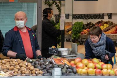 Более 5 тыс. магазинов в Москве оштрафовали за отсутствие масок у сотрудников и покупателей