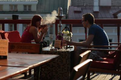 Власти Москвы напомнили о запрете на курение кальянов во время пандемии