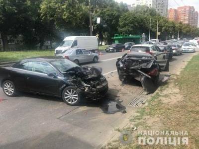 В Харькове призошло масштабное ДТП: столкнулись сразу пять авто