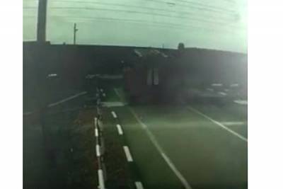 Пожарная машина протаранила поезд на Алтае