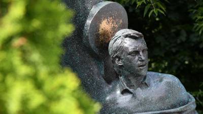 Скульптор объяснил причину изменения памятника Высоцкому