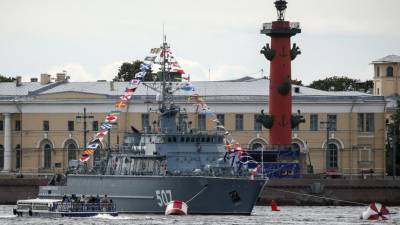 Все в точности, как на параде: Генеральные репетиции смотра ко Дню ВМФ прошли в российских регионах