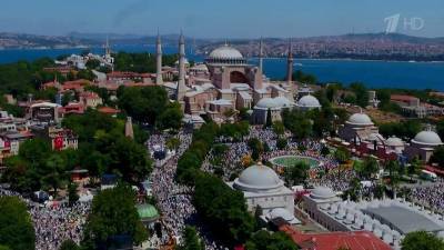 В Стамбуле в соборе Святой Софии впервые почти за век состоялся пятничный намаз