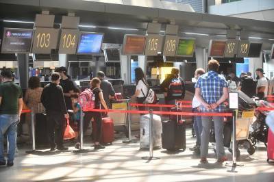 Около 20 рейсов задержали и отменили в столичных аэропортах