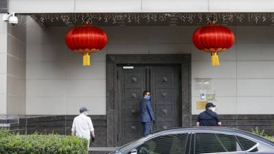 В Хьюстоне неизвестные пытались взломать дверь генконсульства Китая