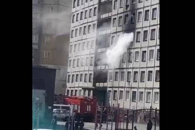 В Норильске мужчина выпрыгнул из окна, чтобы спастись от пожара