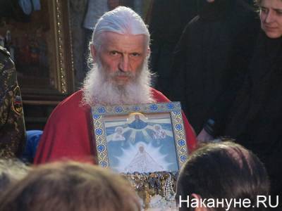 Схиигумен Сергий пригрозил объявить "боевую тревогу "Небесный град" в случае попытки захвата монастыря
