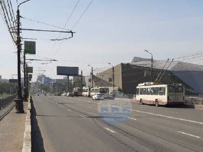 «В половине города нет электричества»: в Челябинске встали троллейбусы из-за отсутствия напряжения