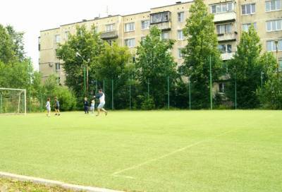 К осени на футбольном поле в Заневке появится универсальное покрытие