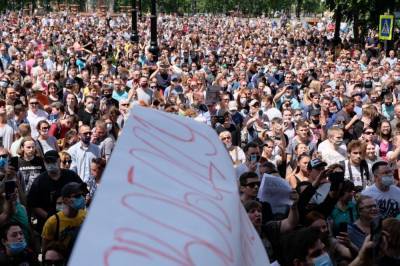 В Хабаровске десятки тысяч человек вышли на новый протест за арестованного губернатора (видео, фото)